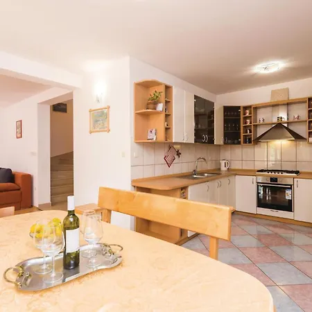 Hébergement de vacances Three-bedroom In *