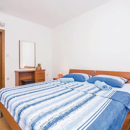 Three-bedroom In Semesterbostad