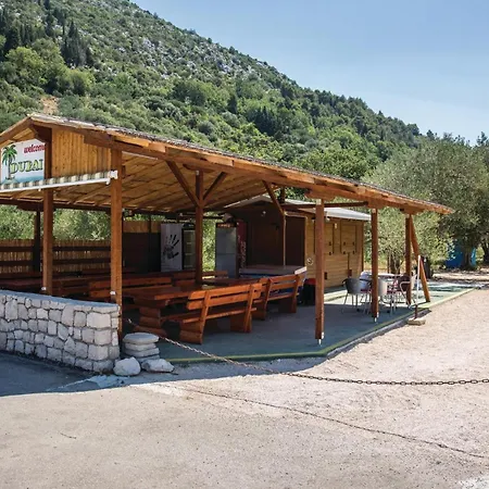 Ferienhaus Three-bedroom In Duba